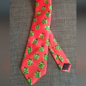 Talbots kids Christmas /  Holiday red and green neck tie with bows and holly